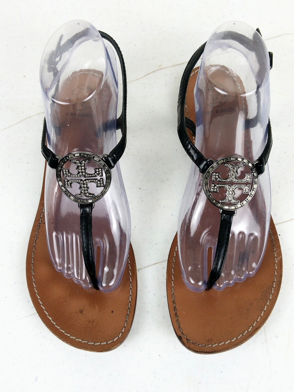 Tory Burch Thong Sandals Size 9.5 Black Patent Leather Large Rhinestone Logo